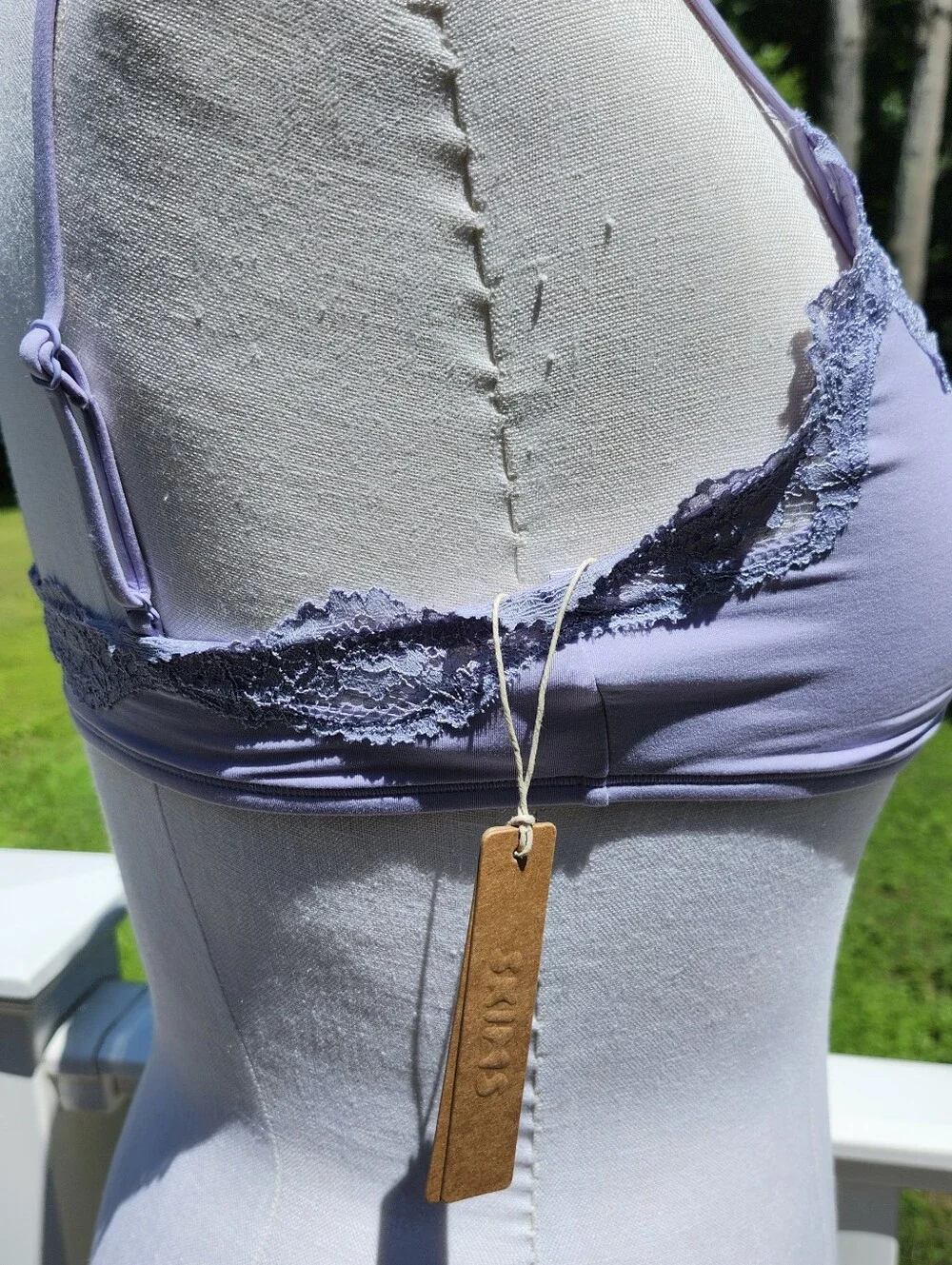 SKIMS Fits Everybody Lace-Trim Bralette in Color: Jupiter Sz Large - Picture 7 of 14